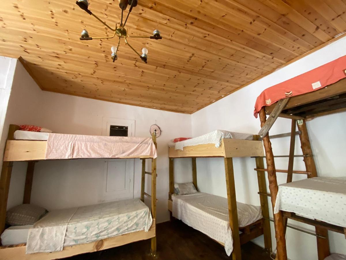Shotgun Hostel & Guesthouse Vuno Buitenkant foto