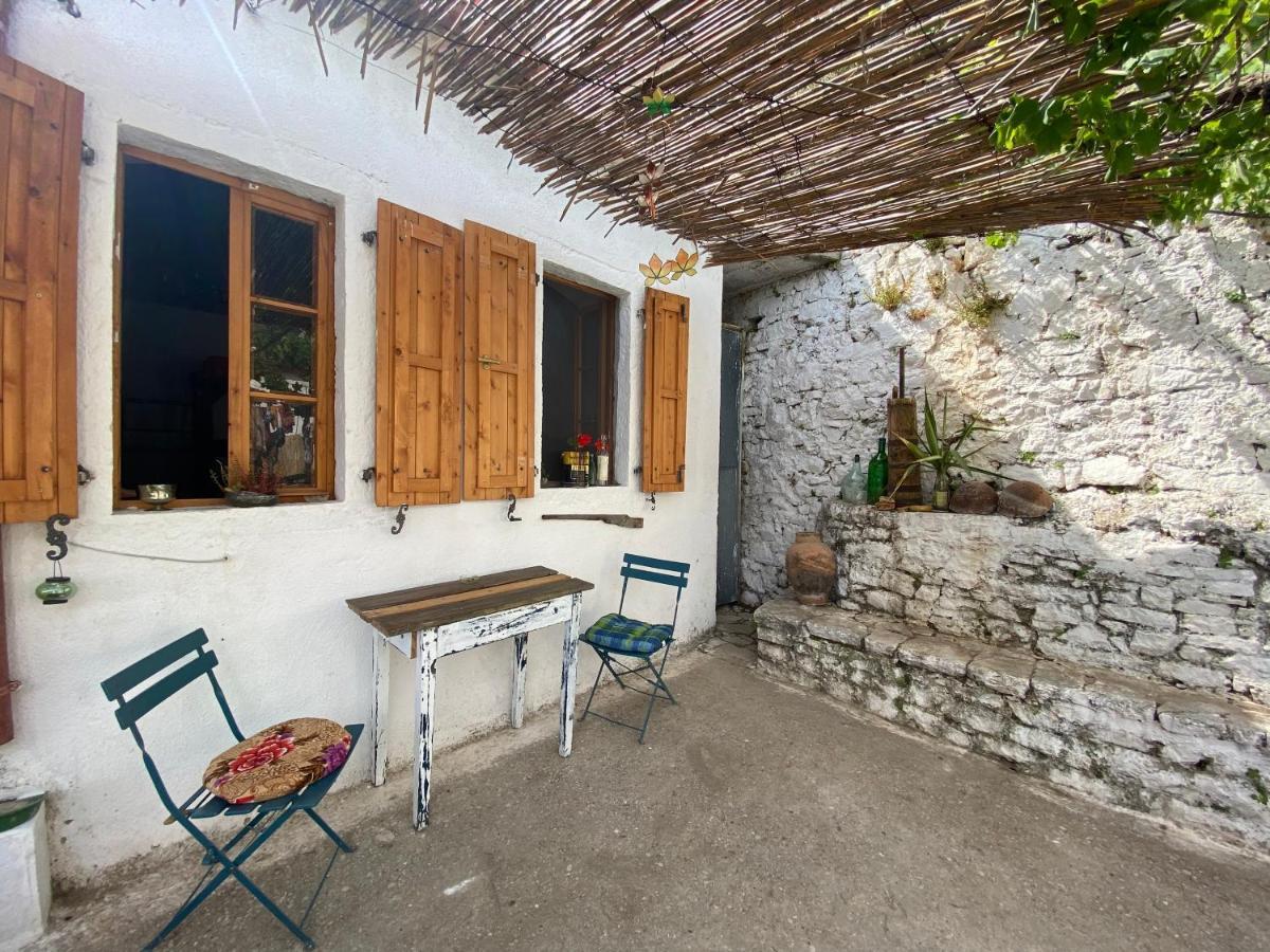 Shotgun Hostel & Guesthouse Vuno Buitenkant foto